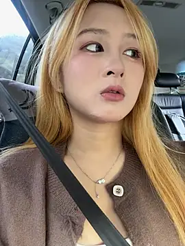 Snapshot of yuki_june chatting on October 24, 2025, 8:24 am yuki june online show from October 24, 2025, 8:24 am