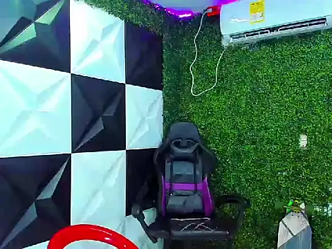 boy tatto777 online show from September 16, 2025, 2:07 pm