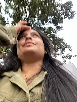 Karla 1-2 online show from November 25, 2025, 9:37 pm