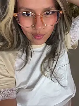 EMILIIA RICHTER   online show from September 25, 2025, 7:53 pm