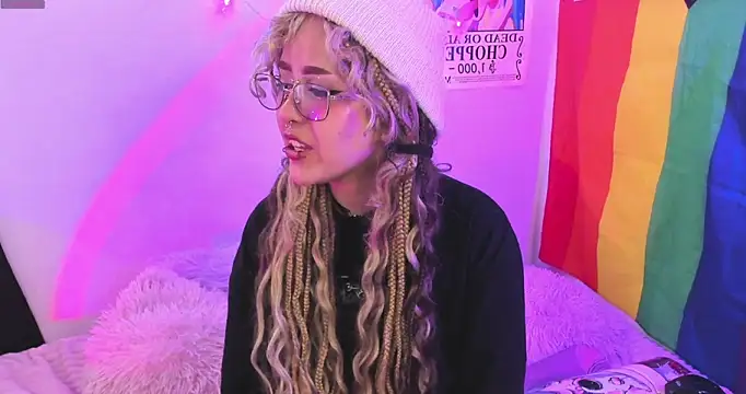 Snapshot of NekoWaifu chatting on December 5, 2025, 1:32 pm NekoWaifu online show from December 5, 2025, 1:32 pm