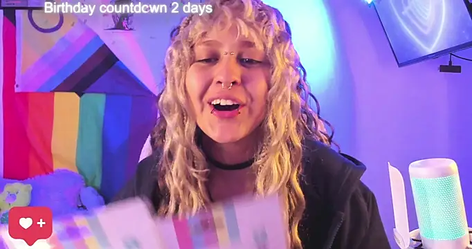 Snapshot of NekoWaifu chatting on November 19, 2025, 1:33 pm NekoWaifu online show from November 19, 2025, 1:33 pm