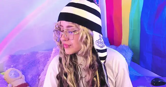 Snapshot of NekoWaifu chatting on November 24, 2025, 1:22 pm NekoWaifu online show from November 24, 2025, 1:22 pm