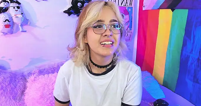 Snapshot of NekoWaifu chatting on October 28, 2025, 1:10 pm NekoWaifu online show from October 28, 2025, 1:10 pm