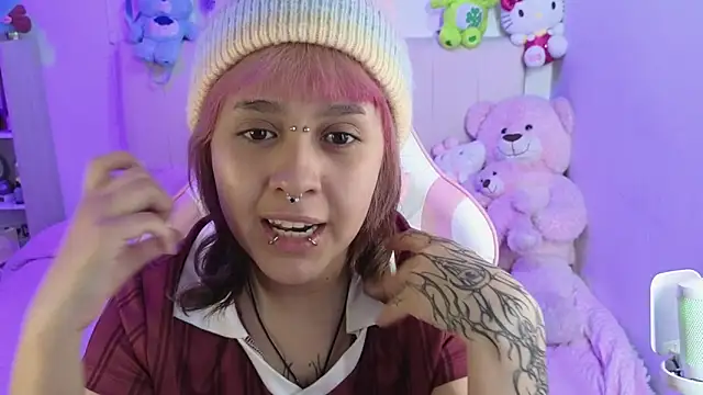 Snapshot of NekoWaifu chatting on April 24, 2026, 2:19 pm NekoWaifu online show from April 24, 2026, 2:19 pm