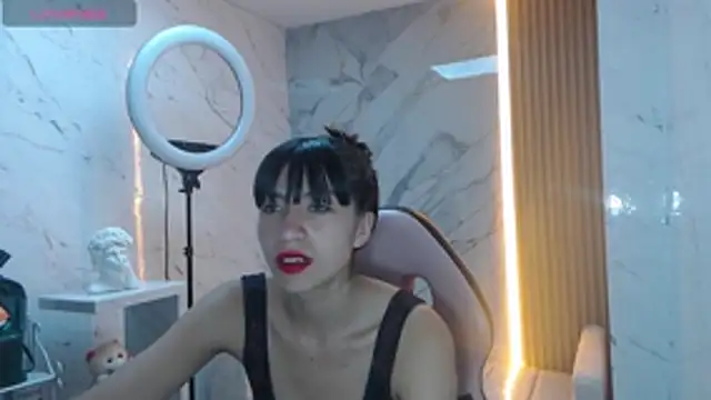 Isabella Blondetf online show from November 7, 2025, 1:04 pm