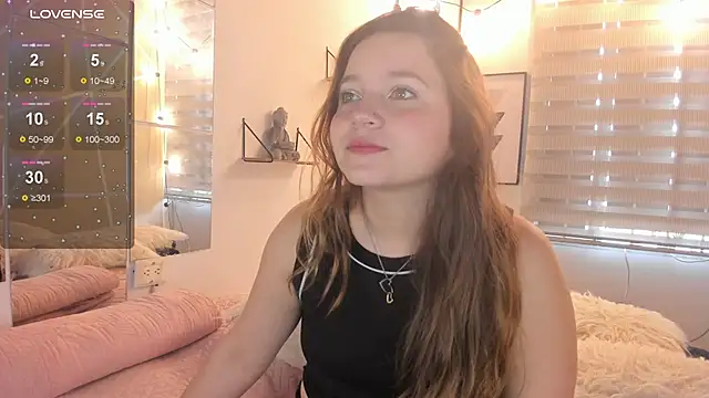 sophiee09  online show from February 24, 2026, 1:56 pm