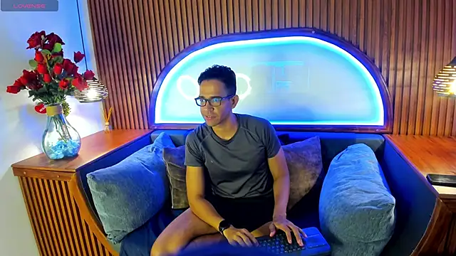 Snapshot of JacobDraven chatting on November 12, 2025, 3:21 am JacobDraven online show from November 12, 2025, 3:21 am