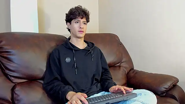 Xam Collen online show from November 14, 2025, 3:26 pm