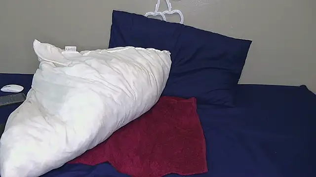 Snapshot of Serafynn chatting on October 26, 2025, 2:45 am Serafynn online show from October 26, 2025, 2:45 am