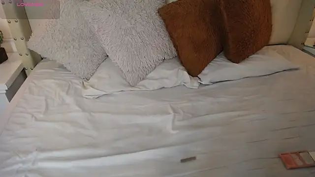 bycandy  online show from February 17, 2026, 1:08 pm