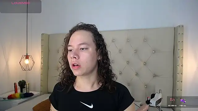 bycandy  online show from November 11, 2025, 12:22 pm