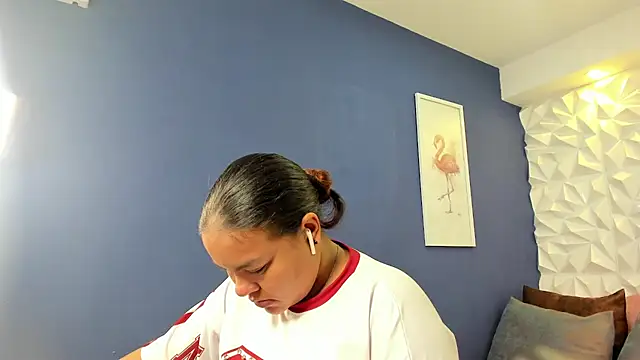 freya cole  online show from October 10, 2025, 11:44 am