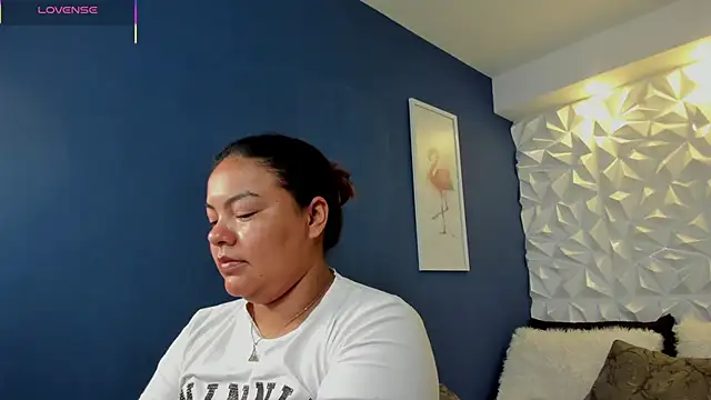 freya cole  online show from November 21, 2025, 3:44 pm