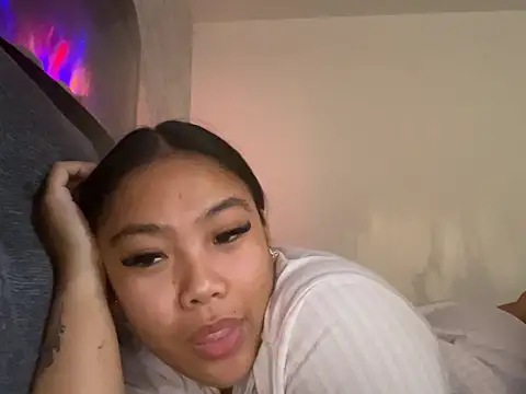 Snapshot of MissCherryyxox chatting on September 18, 2025, 8:17 am MissCherryyxox online show from September 18, 2025, 8:17 am