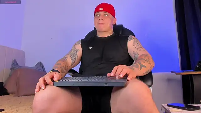 Snapshot of denis_munera chatting on November 3, 2025, 10:19 am denis munera online show from November 3, 2025, 10:19 am