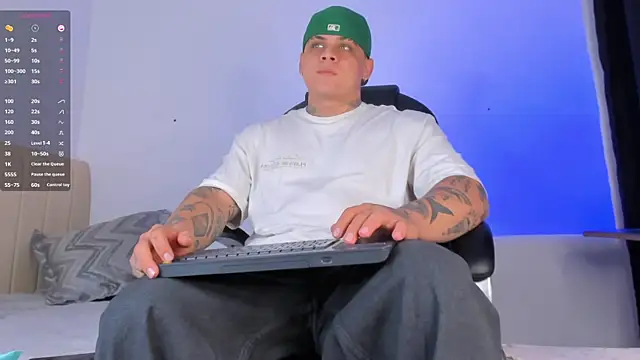 Snapshot of denis_munera chatting on October 24, 2025, 10:47 am denis munera online show from October 24, 2025, 10:47 am