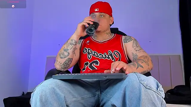 Snapshot of denis_munera chatting on November 28, 2025, 4:45 am denis munera online show from November 28, 2025, 4:45 am