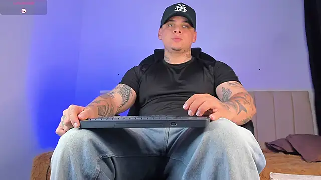 Snapshot of denis_munera chatting on November 24, 2025, 3:39 am denis munera online show from November 24, 2025, 3:39 am