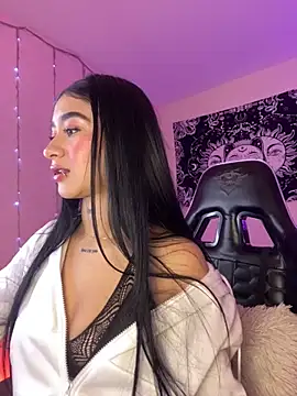 camila1 torres  online show from April 15, 2026, 9:37 pm