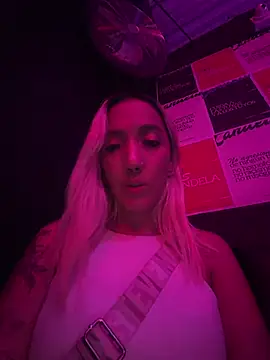 Snapshot of Isa_klein chatting on January 10, 2026, 3:46 am Isa klein online show from January 10, 2026, 3:46 am