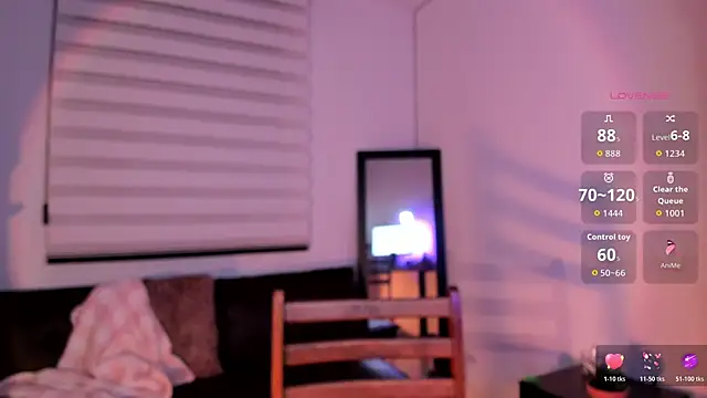 Snapshot of SarahCastillo_ chatting on October 23, 2025, 4:44 am SarahCastillo online show from October 23, 2025, 4:44 am