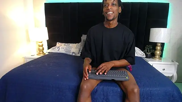 Snapshot of SkylerBigxxx chatting on June 5, 2026, 4:06 am SkylerBigxxx online show from June 5, 2026, 4:06 am