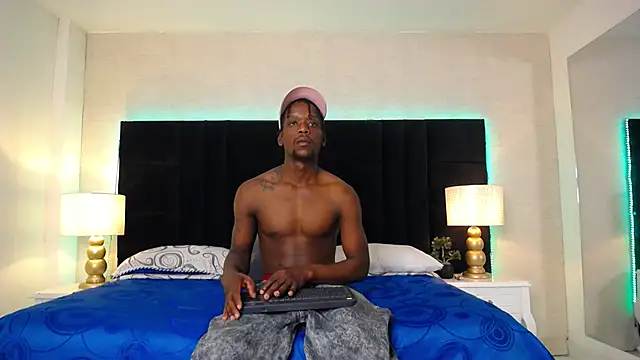 Snapshot of SkylerBigxxx chatting on May 10, 2026, 4:27 am SkylerBigxxx online show from May 10, 2026, 4:27 am
