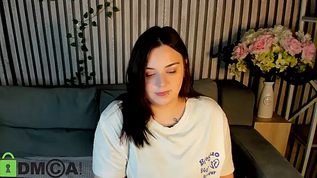 Snapshot of Mia_R0ss chatting on November 5, 2025, 1:09 am Mia R0ss online show from November 5, 2025, 1:09 am