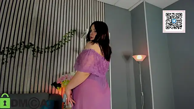 Snapshot of Mia_R0ss chatting on December 2, 2025, 1:06 am Mia R0ss online show from December 2, 2025, 1:06 am