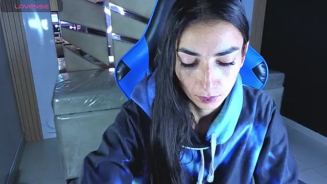 Maily a  online show from March 26, 2026, 2:54 am