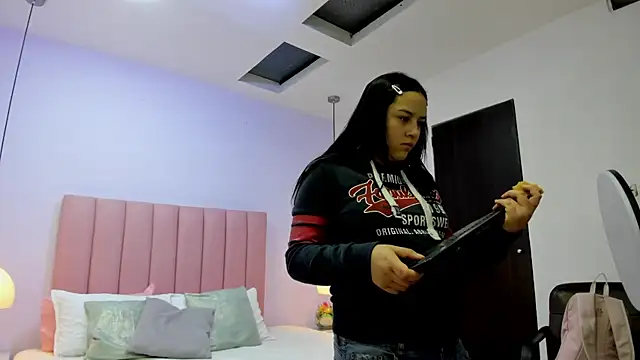 Snapshot of Amy_Ferreira chatting on November 17, 2025, 11:20 pm Amy Ferreira online show from November 17, 2025, 11:20 pm