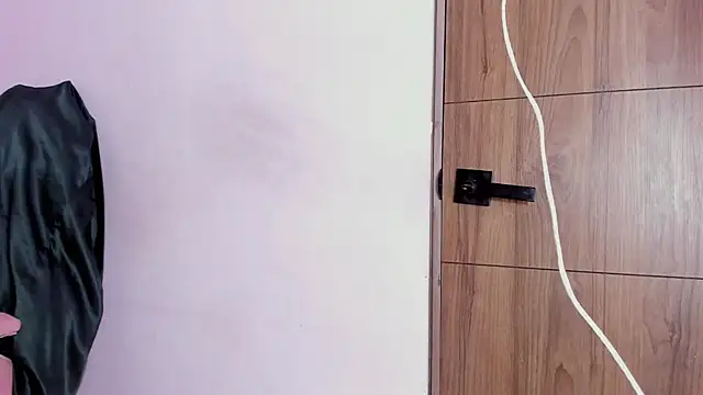 Snapshot of Yuni_kim chatting on October 28, 2025, 3:22 pm Yuni kim online show from October 28, 2025, 3:22 pm