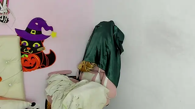 Snapshot of Yuni_kim chatting on October 31, 2025, 2:24 pm Yuni kim online show from October 31, 2025, 2:24 pm