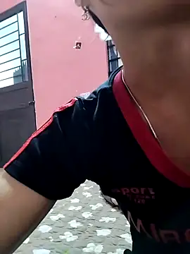 linhkem-cute online show from September 18, 2025, 4:37 am