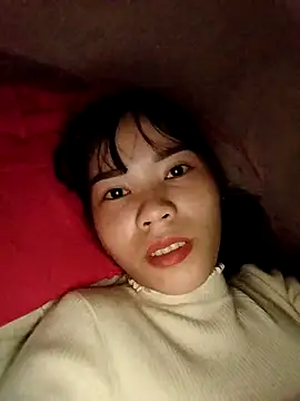 linhkem-cute online show from November 3, 2025, 3:12 am