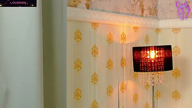 Snapshot of CoraVex chatting on November 25, 2025, 3:51 am CoraVex online show from November 25, 2025, 3:51 am