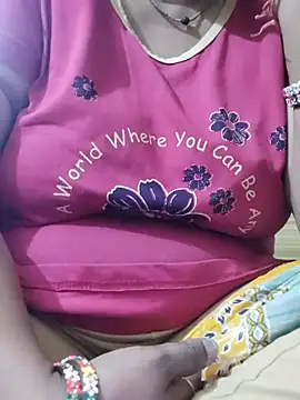 Snapshot of Hot_Desi_Milf chatting on May 26, 2026, 4:32 am Hot Desi Milf online show from May 26, 2026, 4:32 am