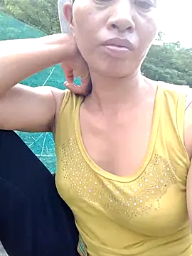 donna-bae online show from April 28, 2026, 10:41 am