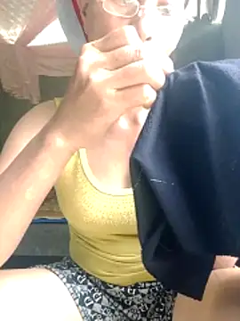 donna-bae online show from June 14, 2026, 3:41 am