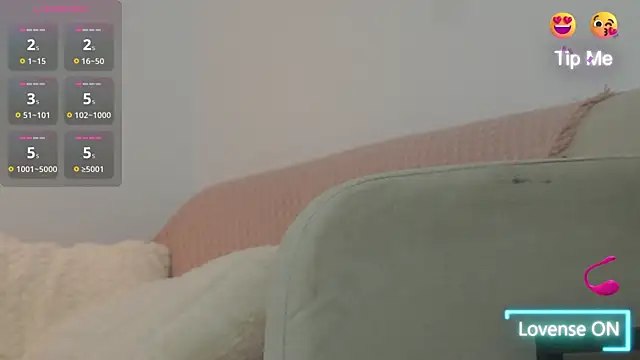 Snapshot of adisson_fox chatting on December 14, 2025, 7:03 am adisson fox online show from December 14, 2025, 7:03 am