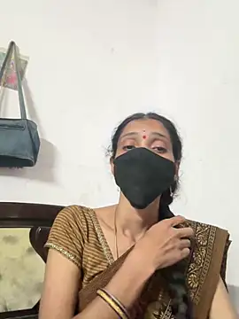 sweetreddy-02 online show from November 5, 2025, 2:42 pm