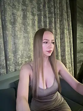 Snapshot of MissOyee chatting on November 11, 2025, 7:08 pm MissOyee online show from November 11, 2025, 7:08 pm