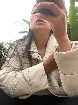 Qinjid002 online show from December 4, 2025, 3:49 am