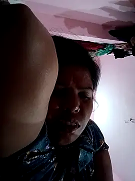 Snapshot of Hott_locky chatting on November 7, 2025, 12:26 am Hott locky online show from November 7, 2025, 12:26 am