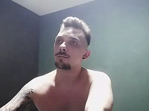 Snapshot of guesswhatbitch chatting on October 4, 2025, 11:50 pm guesswhatbitch online show from October 4, 2025, 11:50 pm