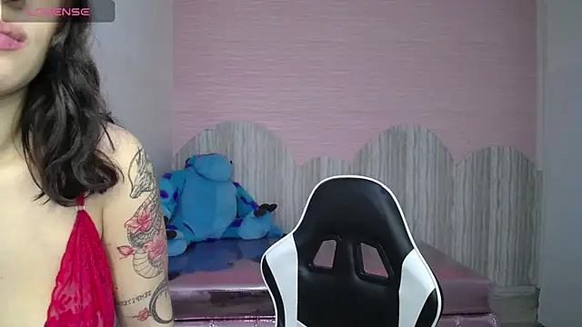 Snapshot of im_anny_t chatting on November 11, 2025, 12:44 pm im anny t online show from November 11, 2025, 12:44 pm