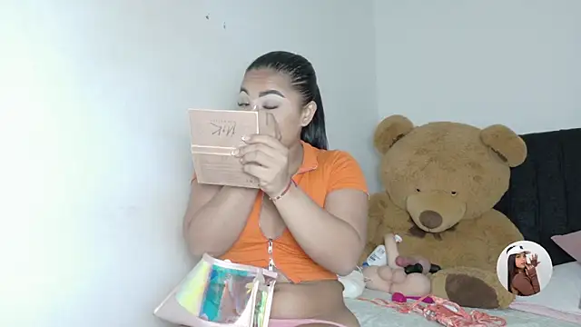 Snapshot of Natashaparker__ chatting on May 7, 2026, 8:23 pm Natashaparker online show from May 7, 2026, 8:23 pm