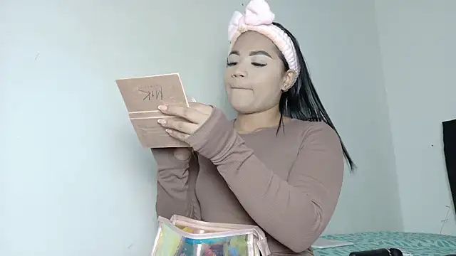 Natashaparker   online show from March 5, 2026, 8:38 pm