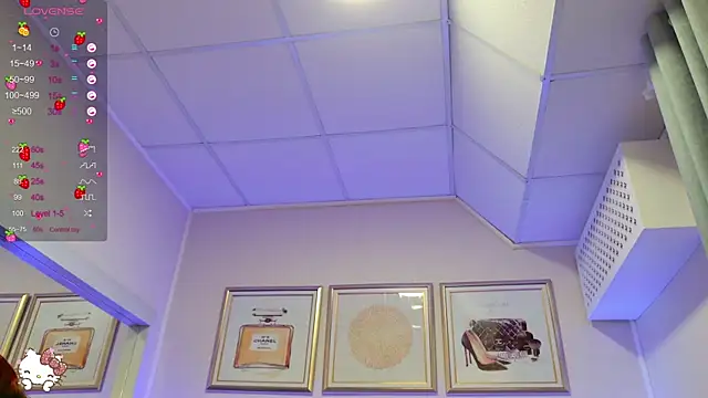 WendyMey online show from November 5, 2025, 7:44 am